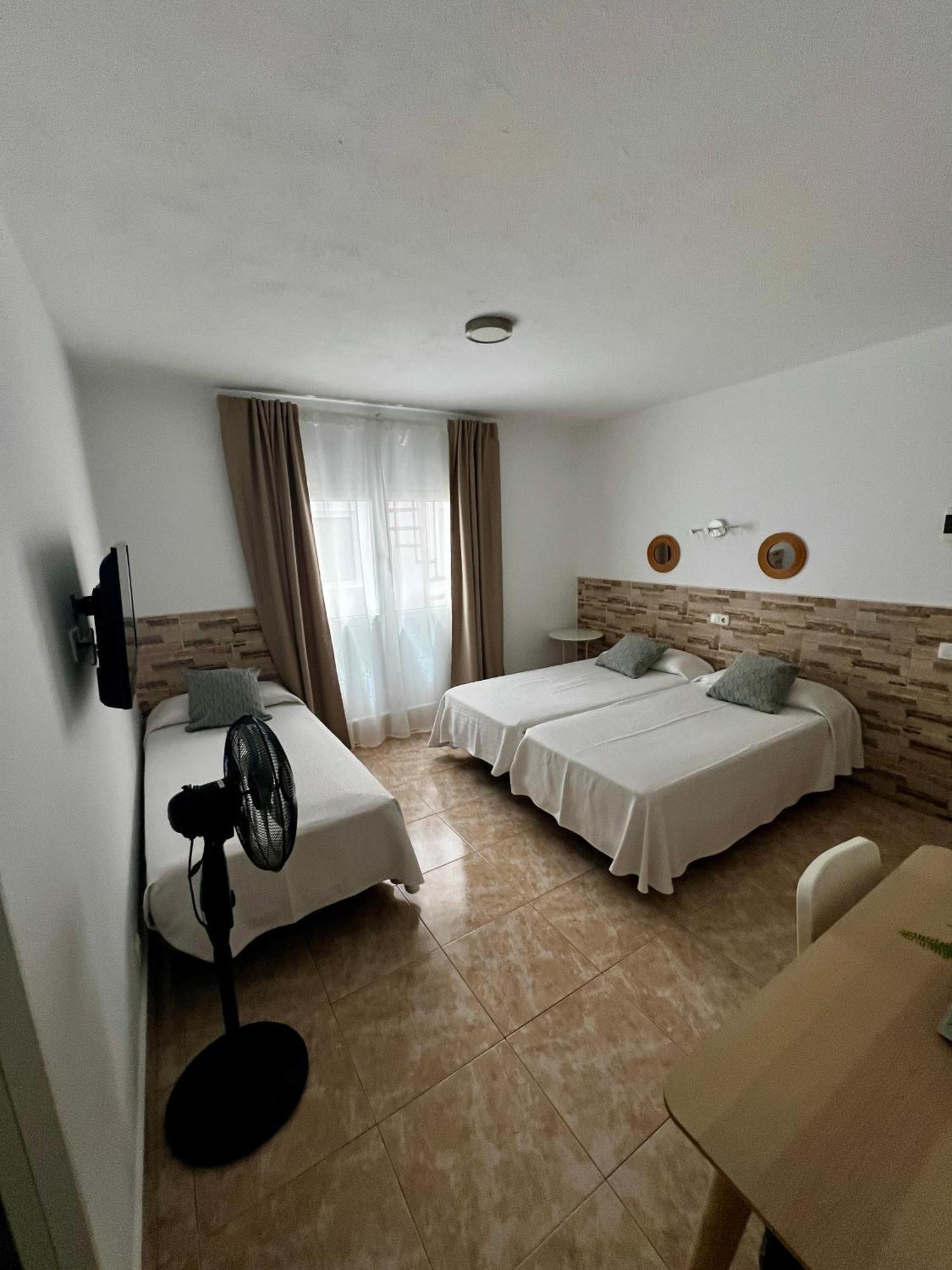 ארסיפה Hostal Residencia Cardona מראה חיצוני תמונה