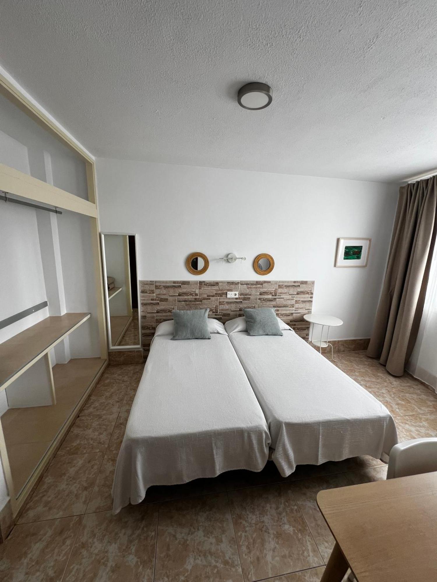 ארסיפה Hostal Residencia Cardona מראה חיצוני תמונה