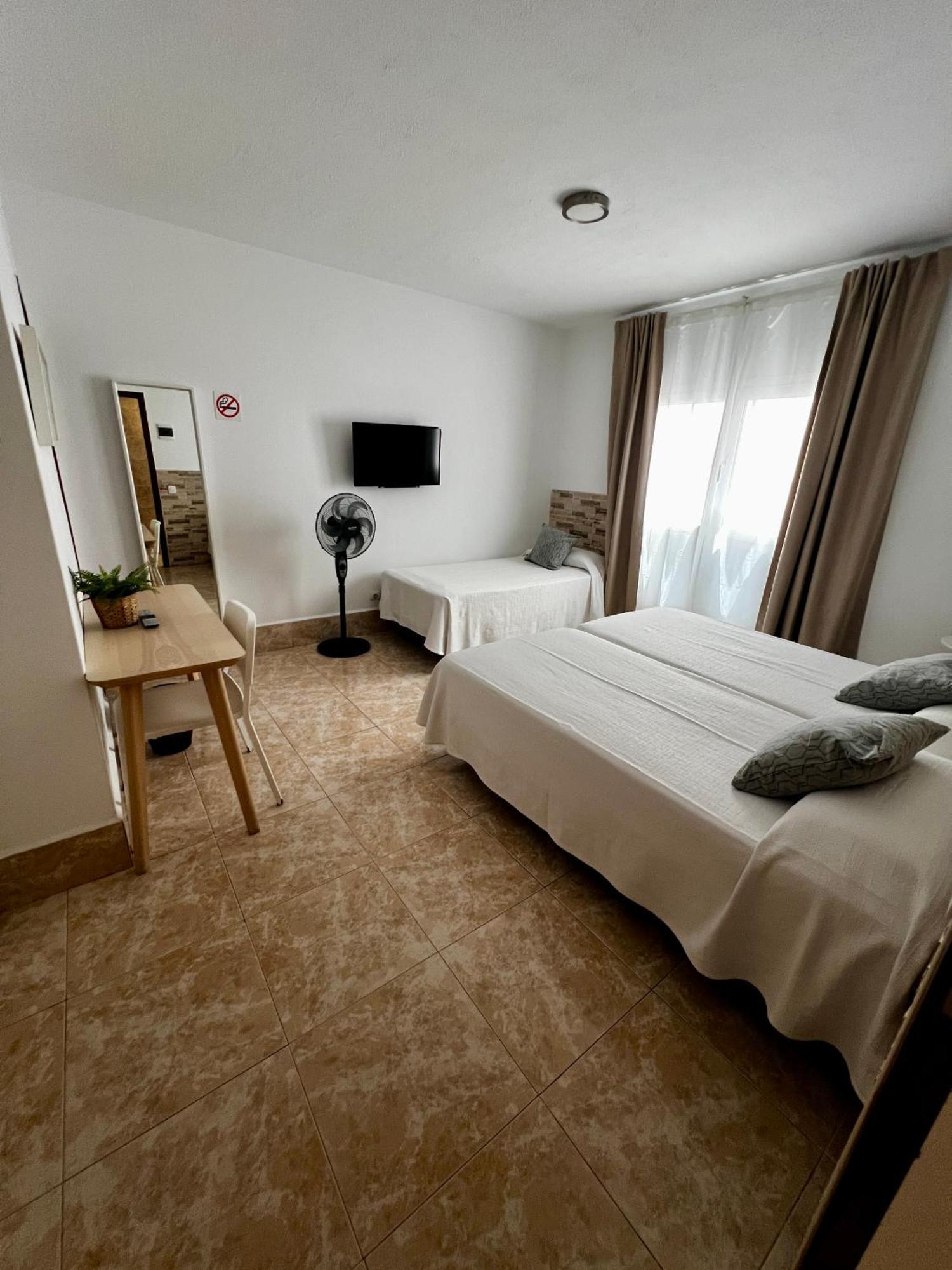 ארסיפה Hostal Residencia Cardona מראה חיצוני תמונה