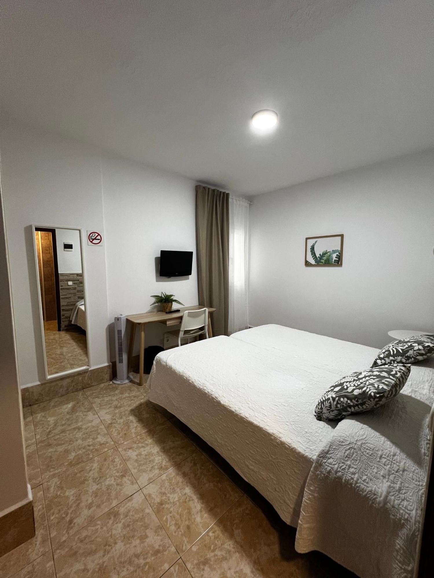 ארסיפה Hostal Residencia Cardona מראה חיצוני תמונה