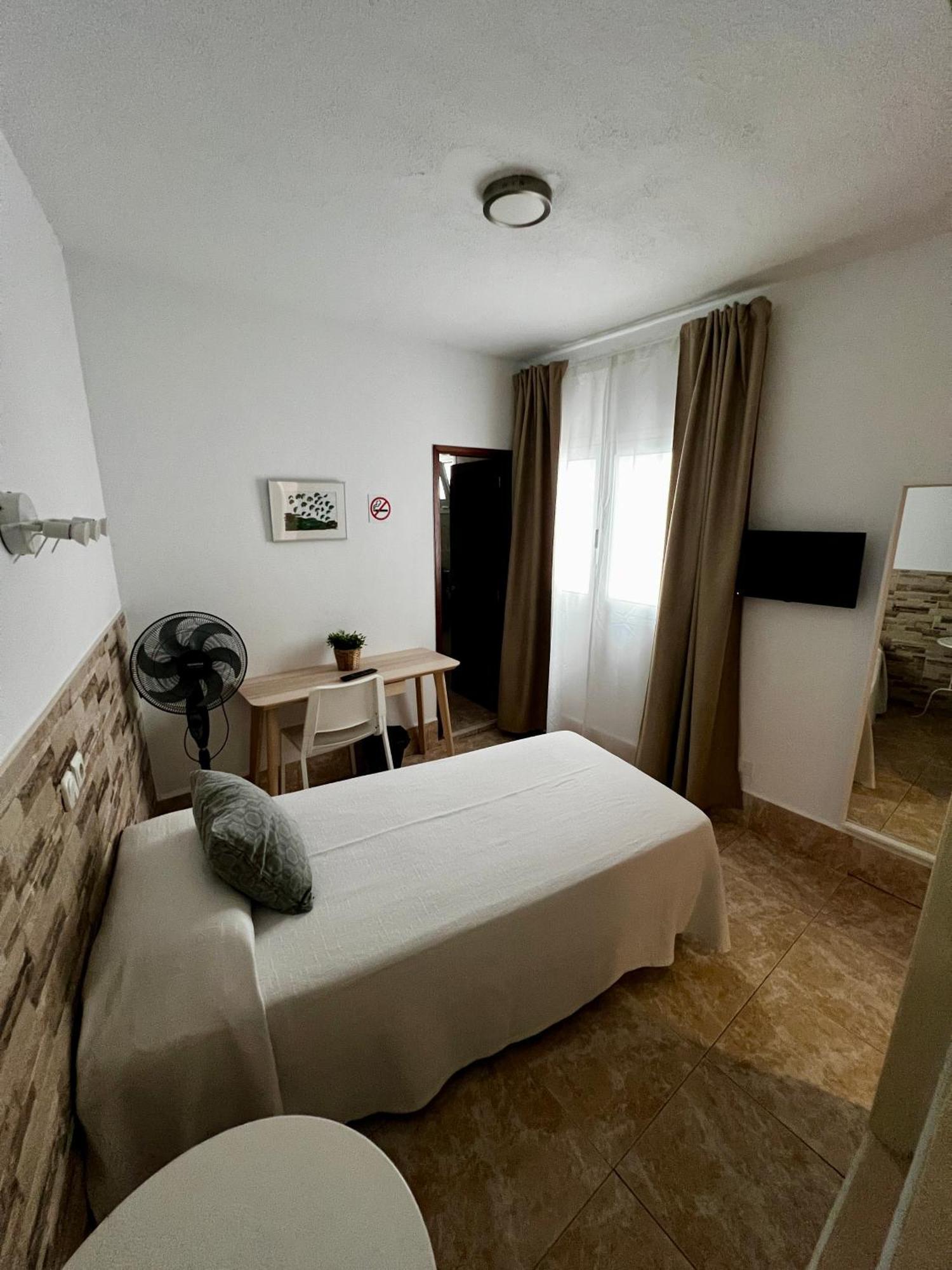 ארסיפה Hostal Residencia Cardona מראה חיצוני תמונה