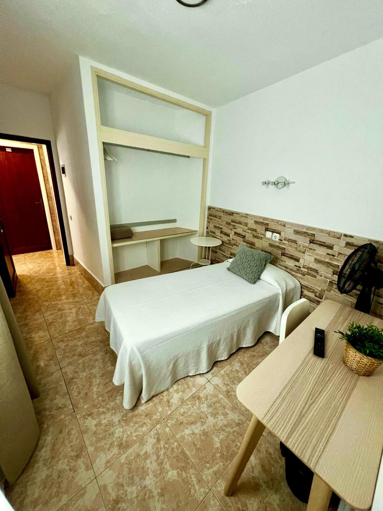 ארסיפה Hostal Residencia Cardona מראה חיצוני תמונה